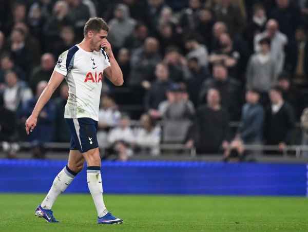 南方配资平台 费迪南德建议曼联签下热刺双星：范德芬和斯彭斯